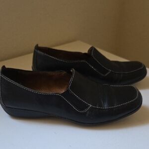 Natural Soul Black Leather Slip-On Loafers
